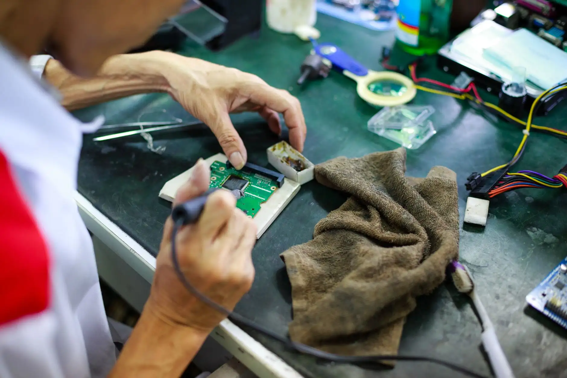 智能锁与传统机械锁的锁具维修差异及西咸新区服务方案解析正文配图 1